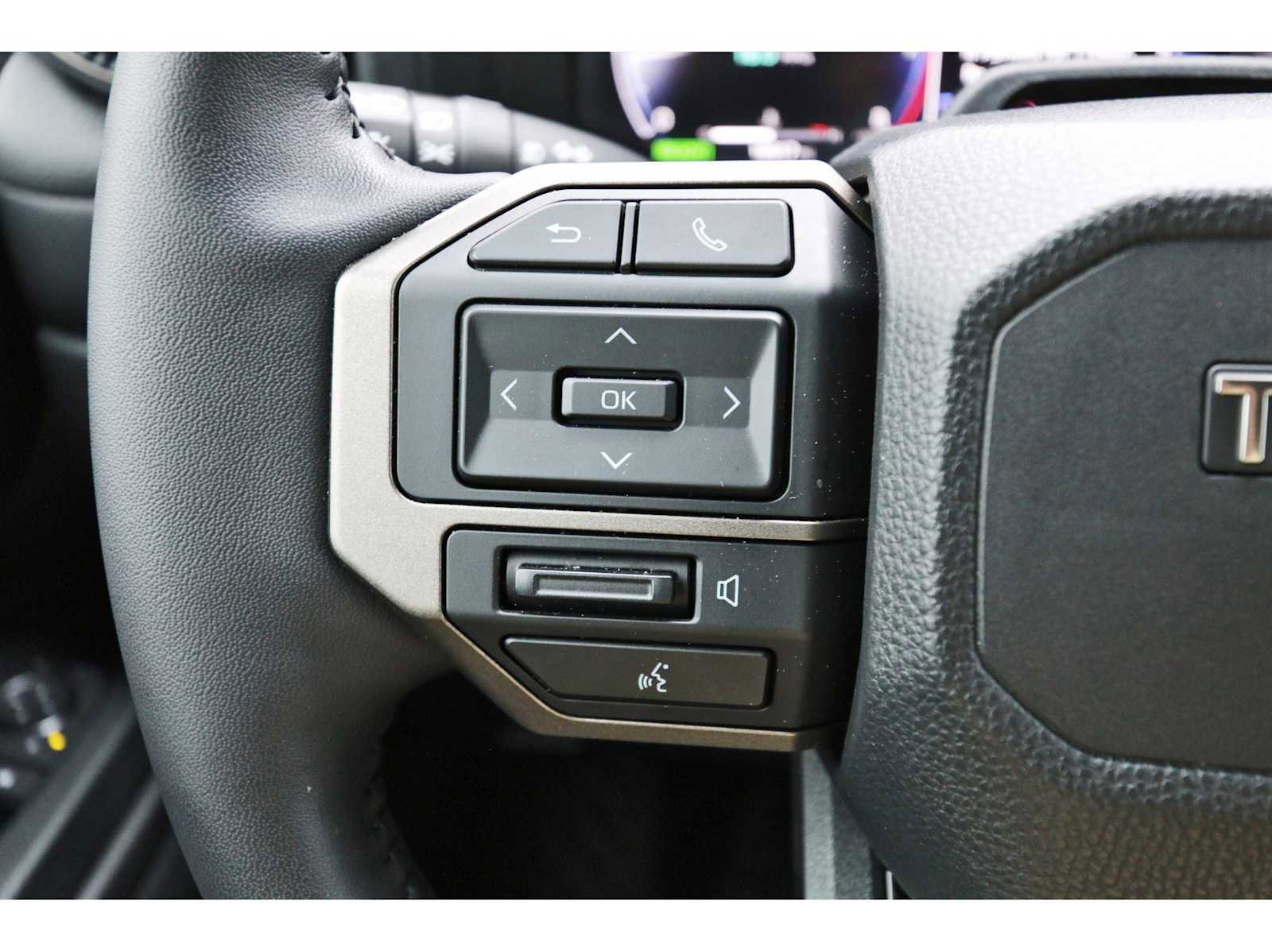 Used 2025 Toyota Land Cruiser w/ Premium Package AWD/4WD image 15