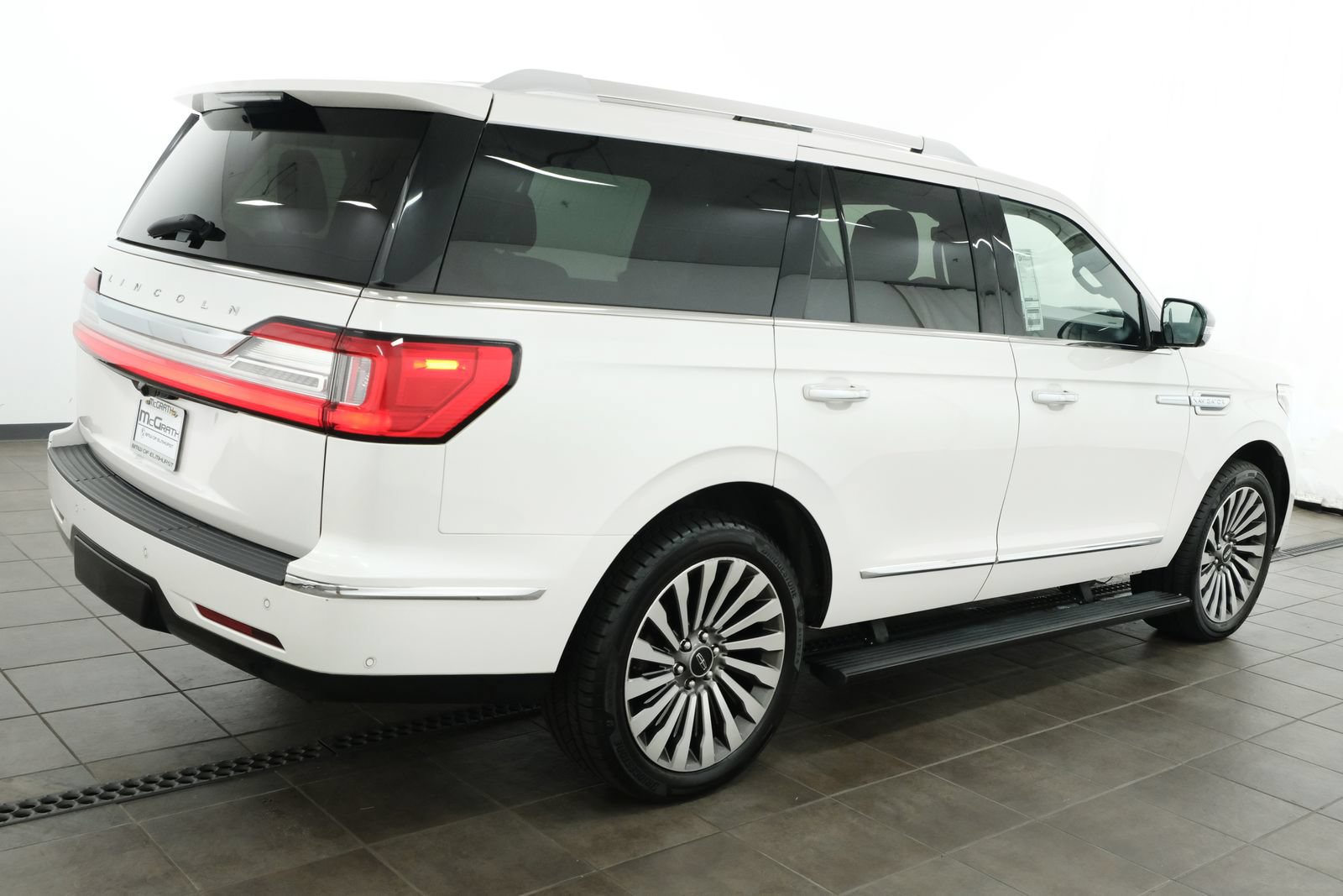 Used 2018 Lincoln Navigator Reserve w/ Technology Package AWD/4WD image 6