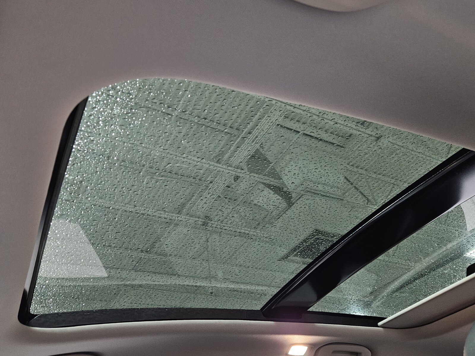 Certified 2025 INFINITI QX50 Luxe w/ Accent Package image 29