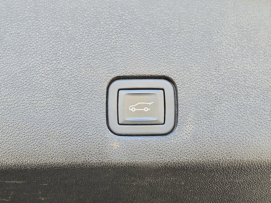 Used 2024 Cadillac XT6 Sport w/ Platinum Package image 14