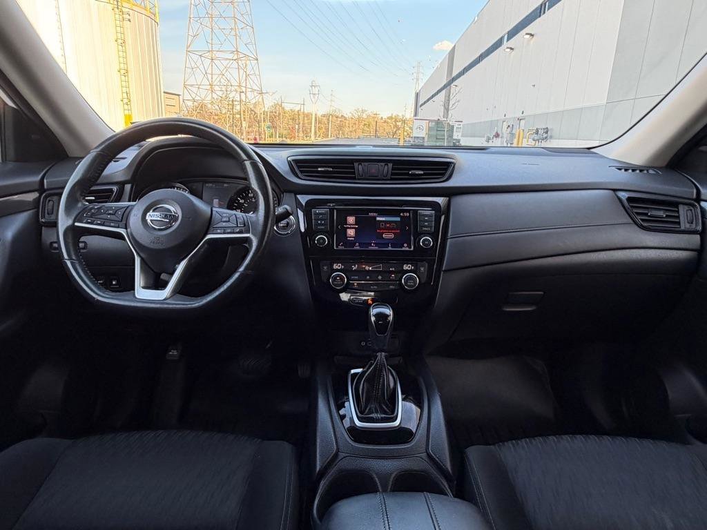Used 2018 Nissan Rogue SV image 20