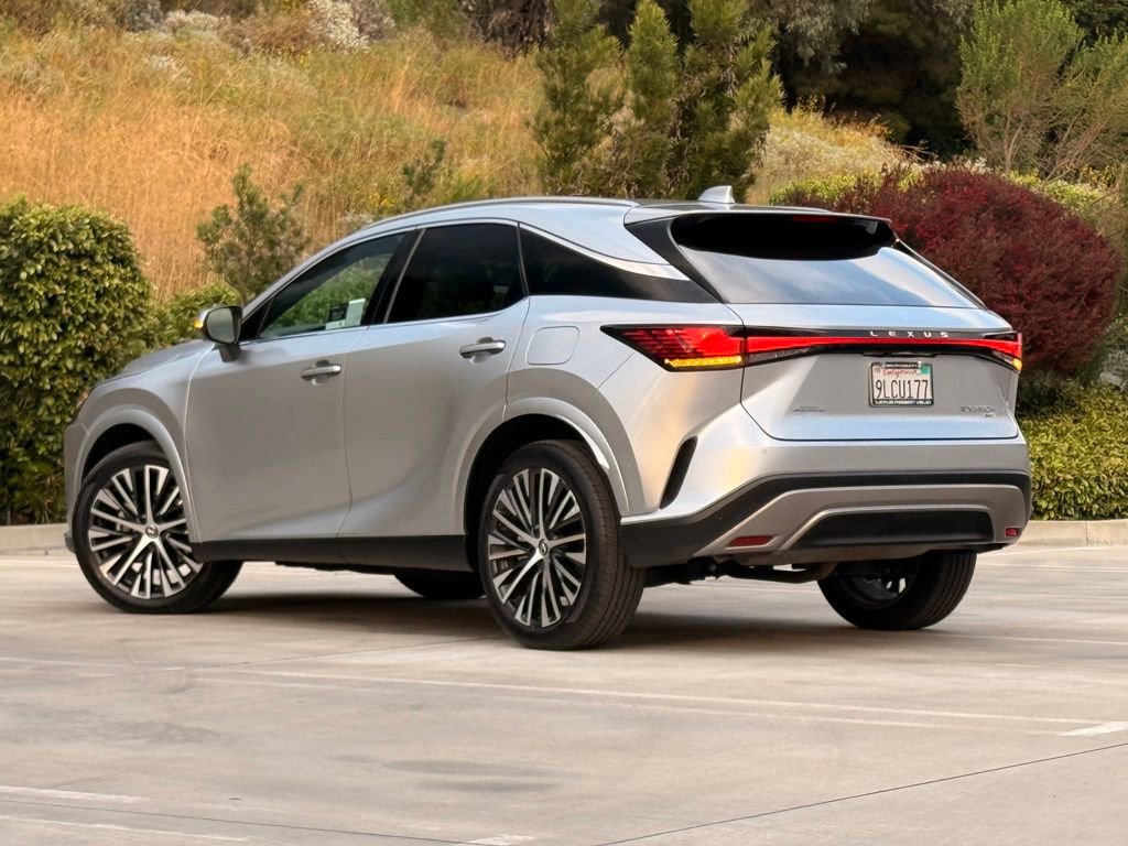 Certified 2024 Lexus RX 350 w/ Convenience Package image 3
