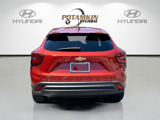 Used 2024 Chevrolet Trax LS w/ LS Convenience Package image 6