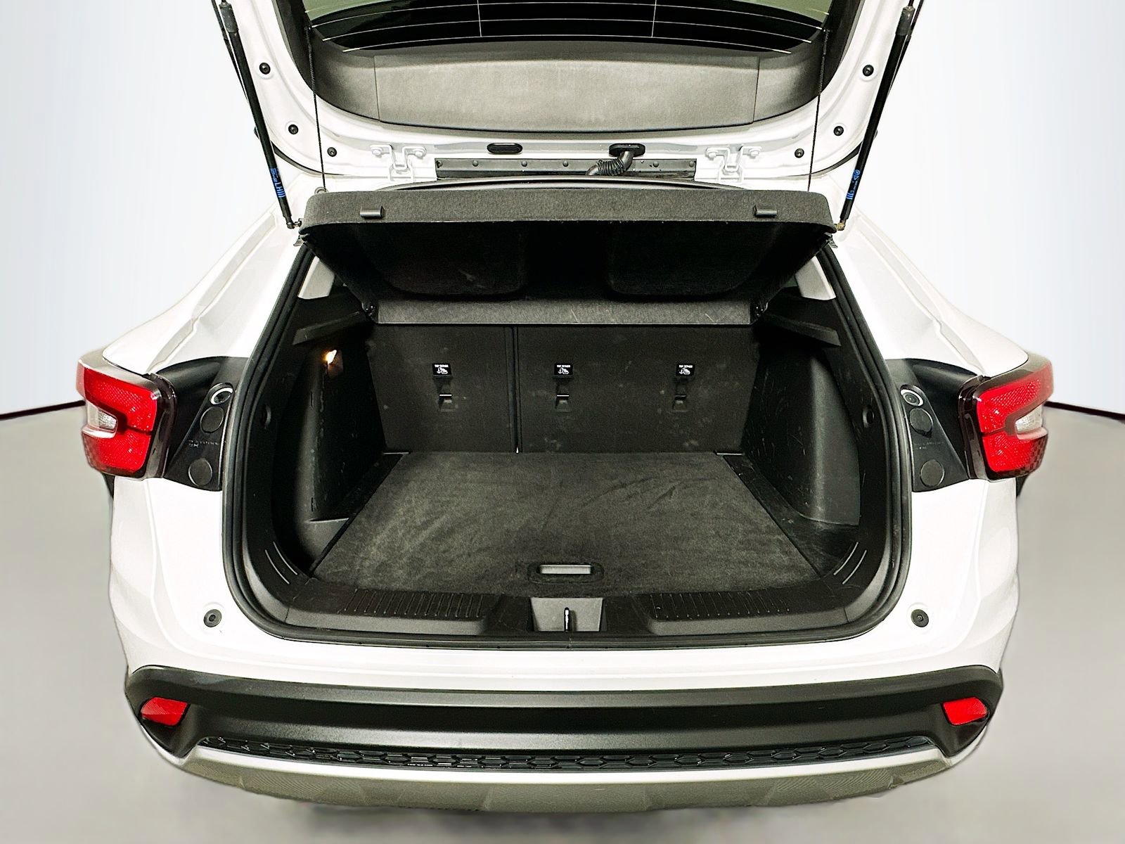 Used 2025 Chevrolet Trax LT image 24