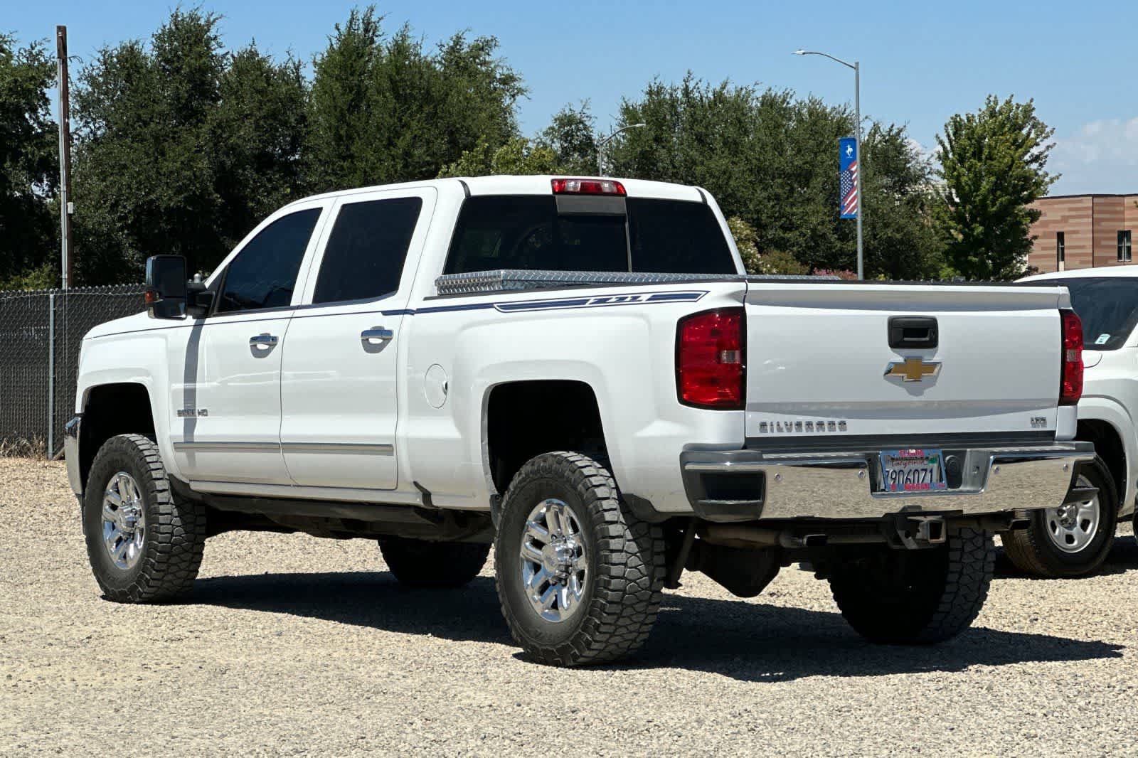 Used 2016 Chevrolet Silverado 2500 LTZ w/ LTZ Plus Package AWD/4WD image 7