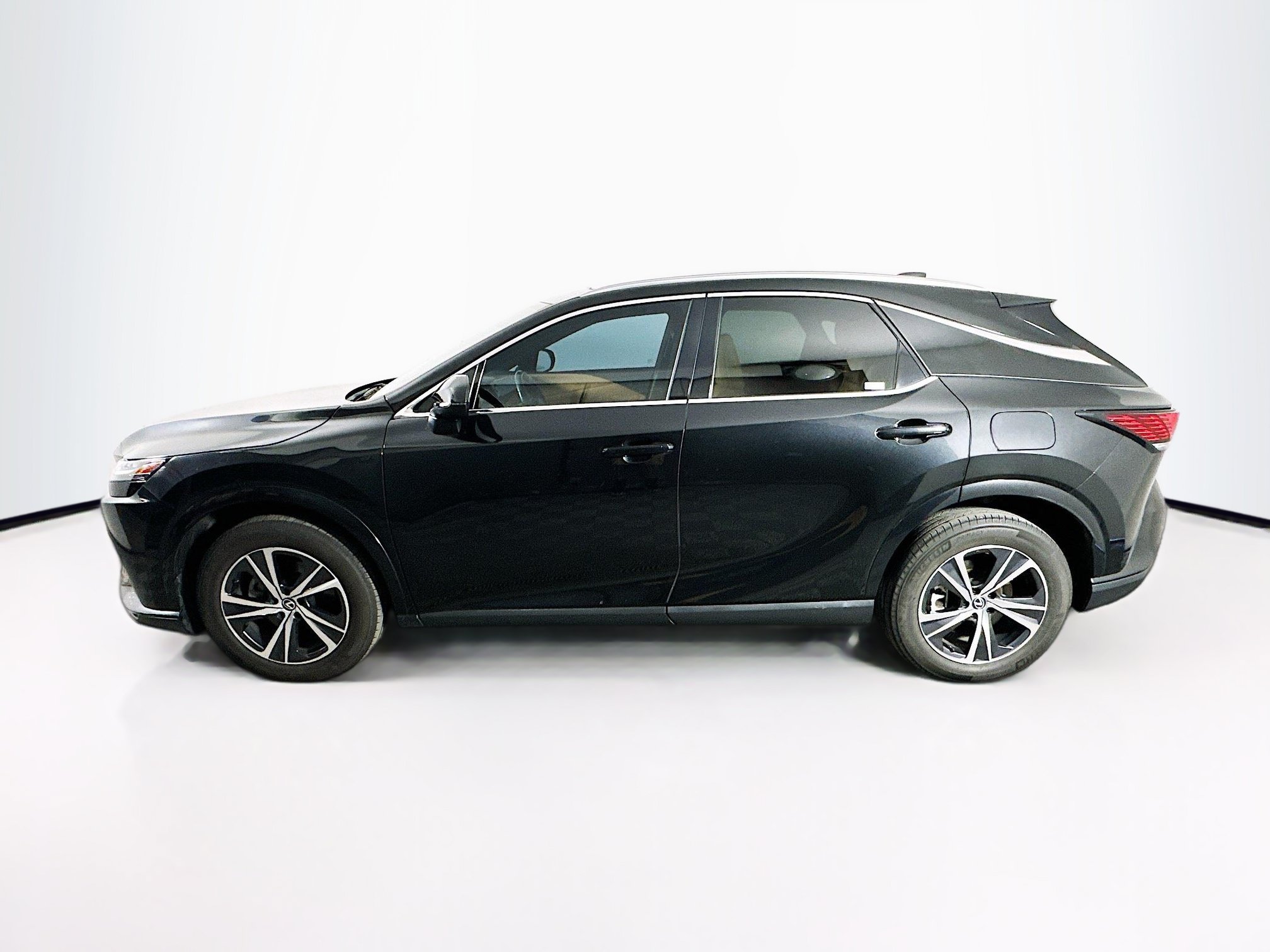 Used 2023 Lexus RX 350 Premium w/ Accessory Package AWD/4WD image 4