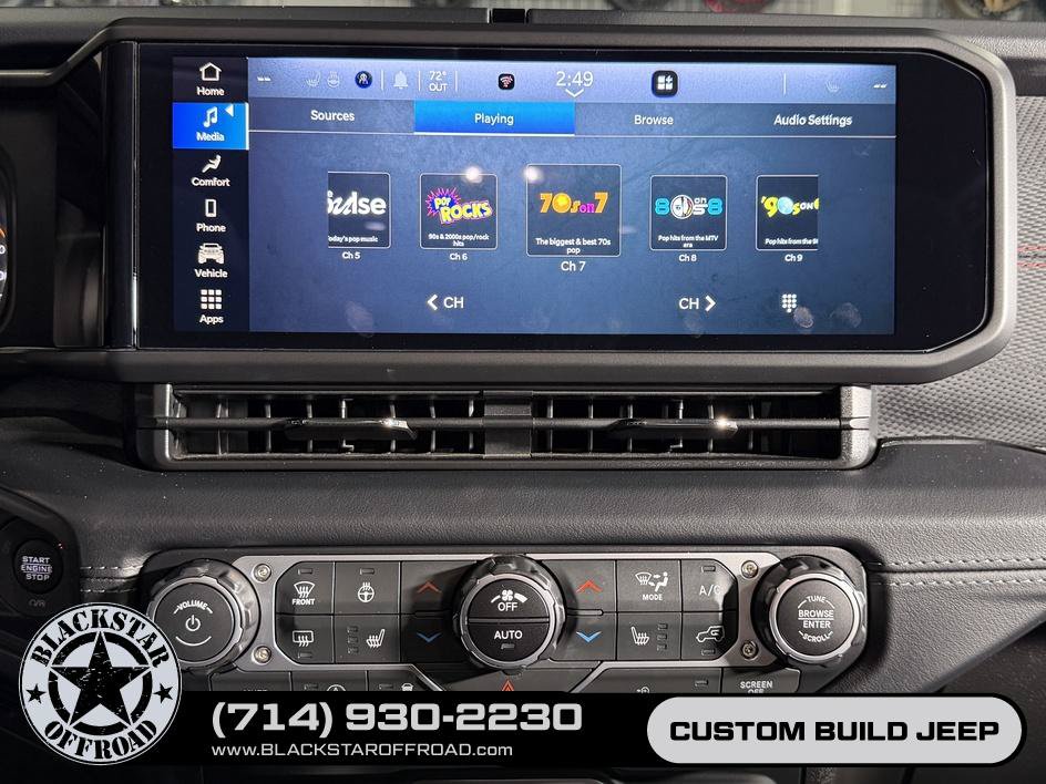 Used 2025 Jeep Wrangler Unlimited Rubicon w/ Convenience Group AWD/4WD image 20