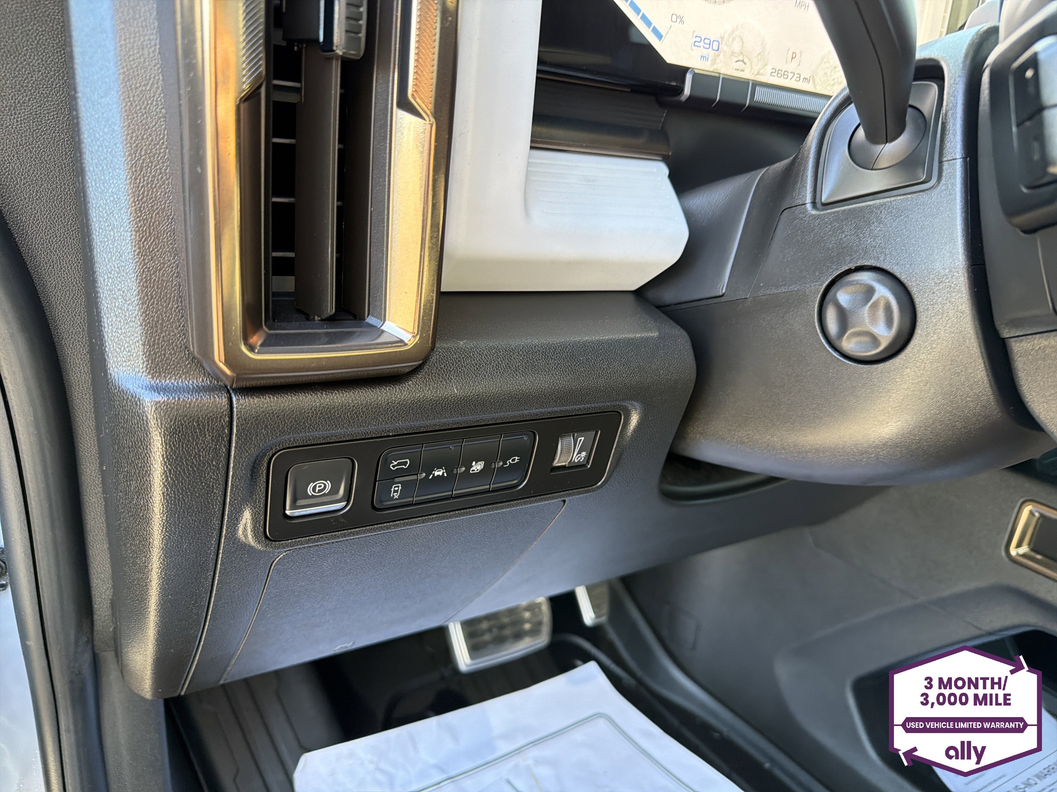 Used 2024 GMC Hummer EV 2X w/ LPO, Illumination Package AWD/4WD image 16