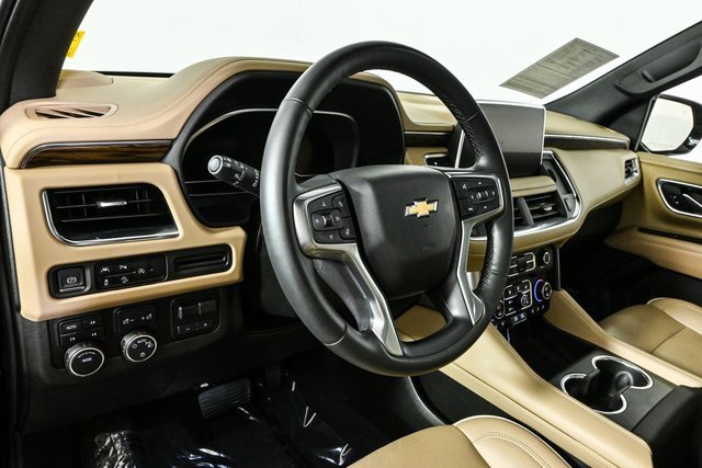 Used 2023 Chevrolet Suburban Premier image 6