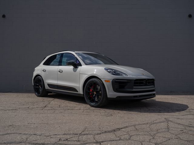 New 2026 Porsche Macan GTS image 9