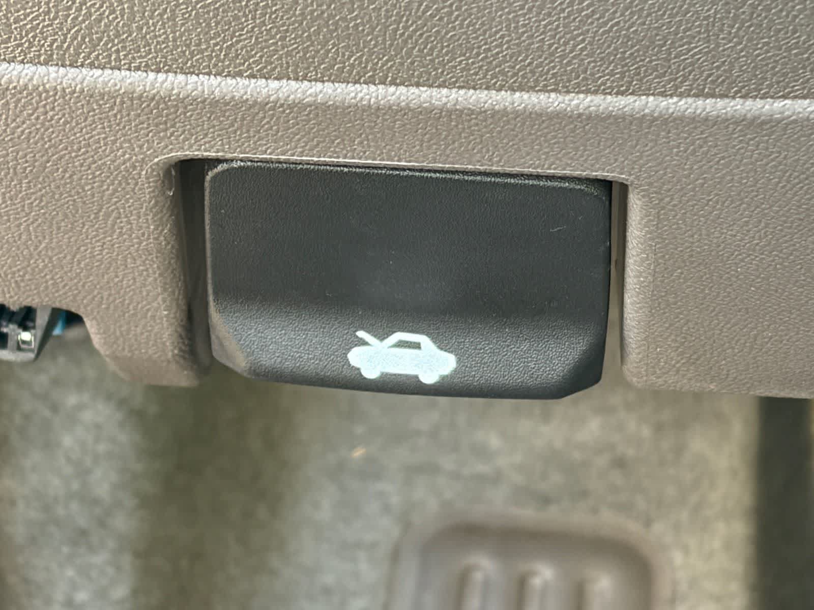 Used 2023 Chevrolet Malibu LT FWD image 18