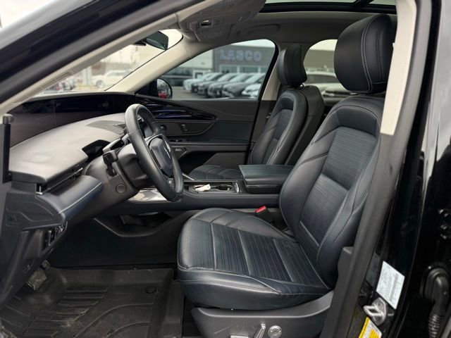 Used 2025 Lincoln Nautilus Reserve image 18