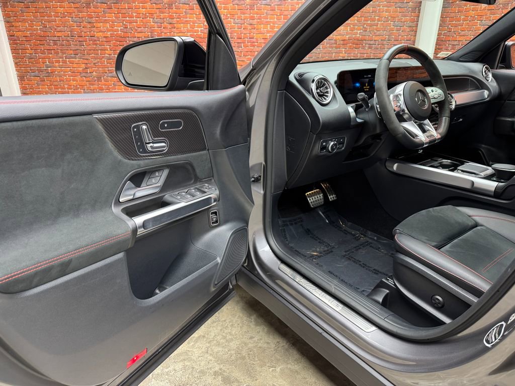 Certified 2022 Mercedes-Benz GLB 35 AMG 4MATIC image 11