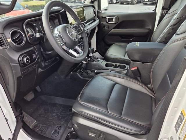 Used 2025 Jeep Wrangler Sahara image 10
