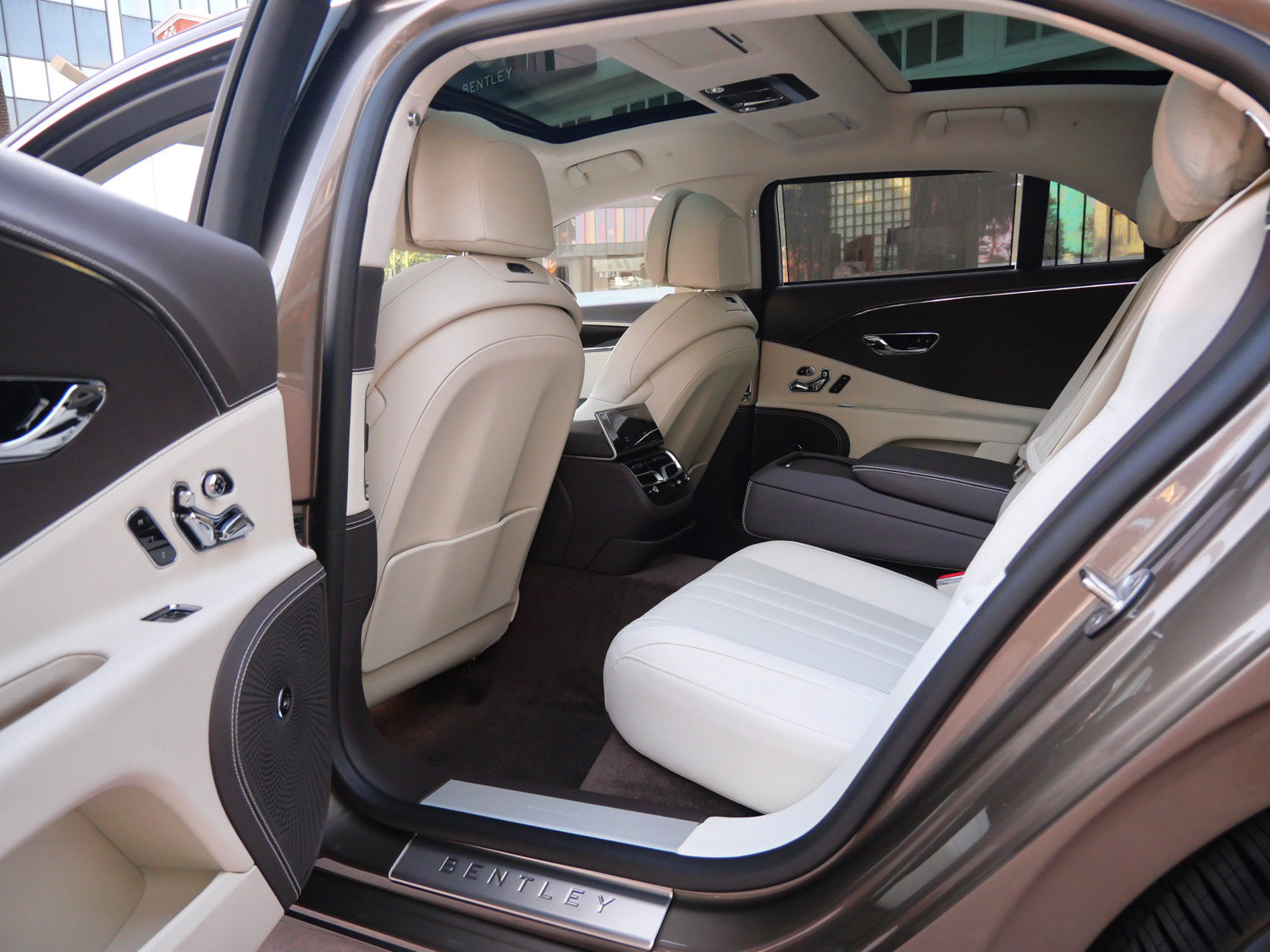 New 2026 Bentley Flying Spur V8 AWD/4WD image 20