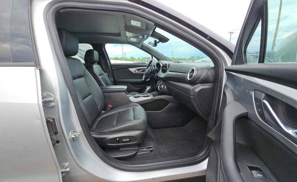 Used 2019 Chevrolet Blazer LT w/ Sun and Wheels Package FWD image 17
