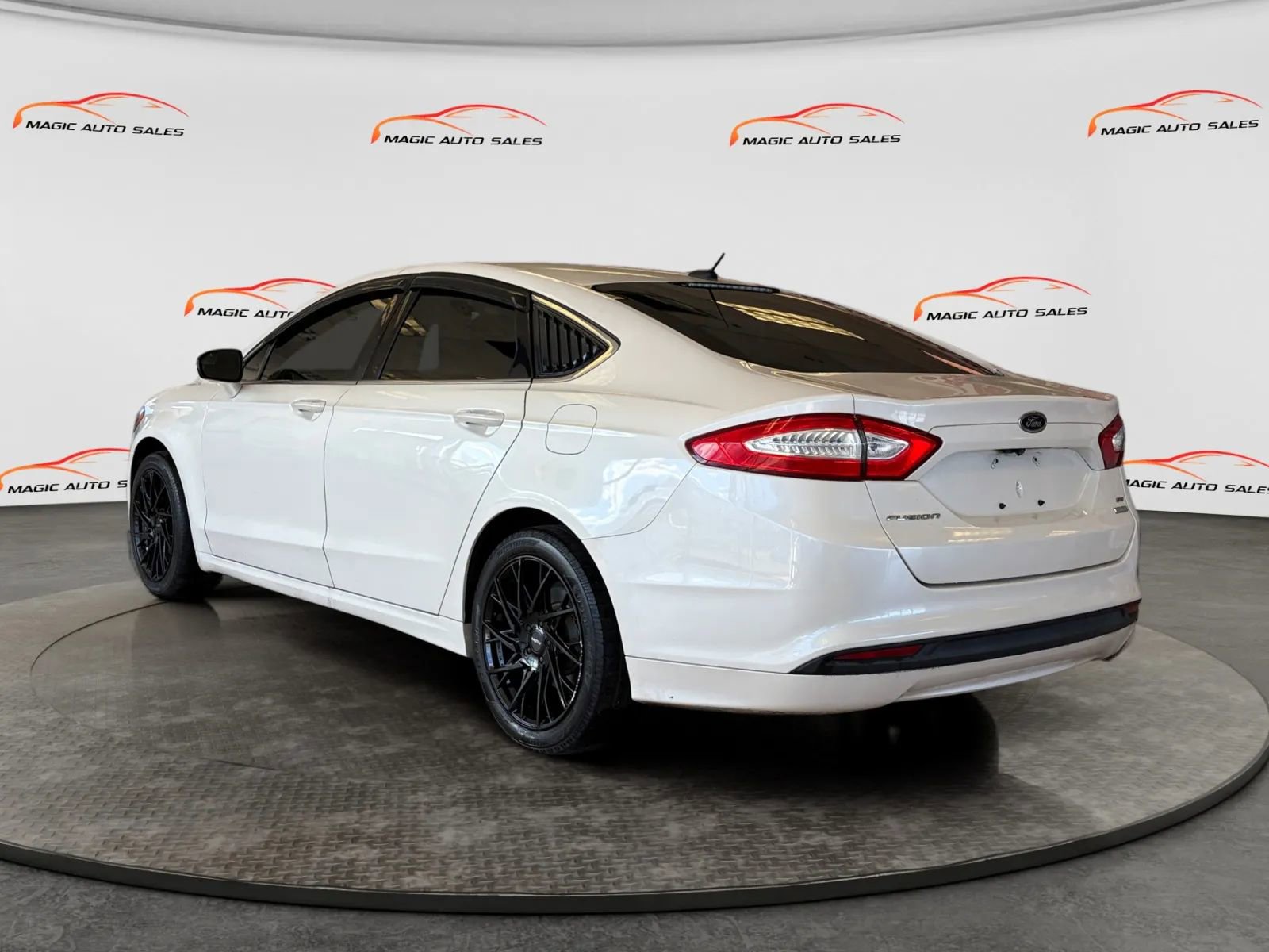 Used 2016 Ford Fusion SE w/ Equipment Group 202A image 41