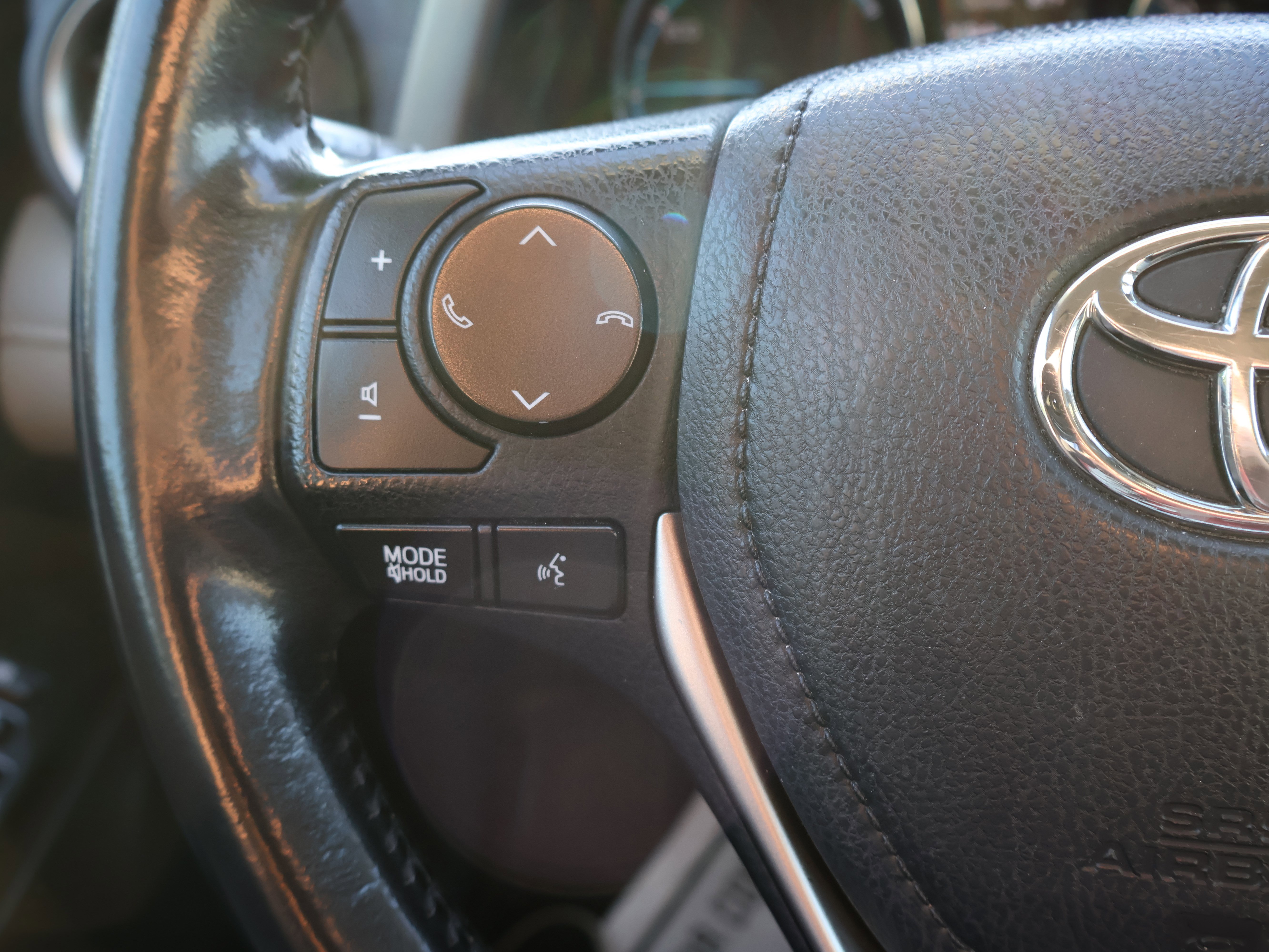 Used 2018 Toyota RAV4 Limited image 34