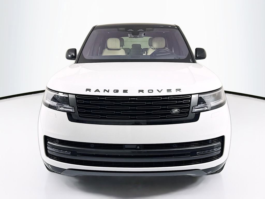 Used 2023 Land Rover Range Rover SE image 2