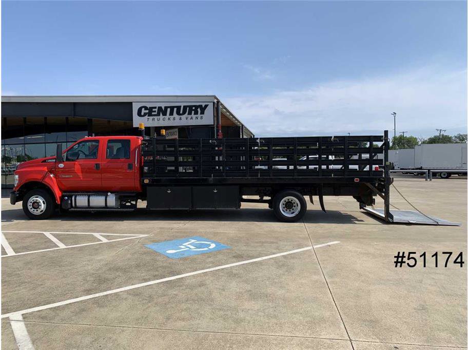 Used 2016 Ford F650 2WD Crew Cab Super Duty image 5