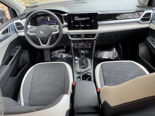 New 2026 Volkswagen Taos SE image 15
