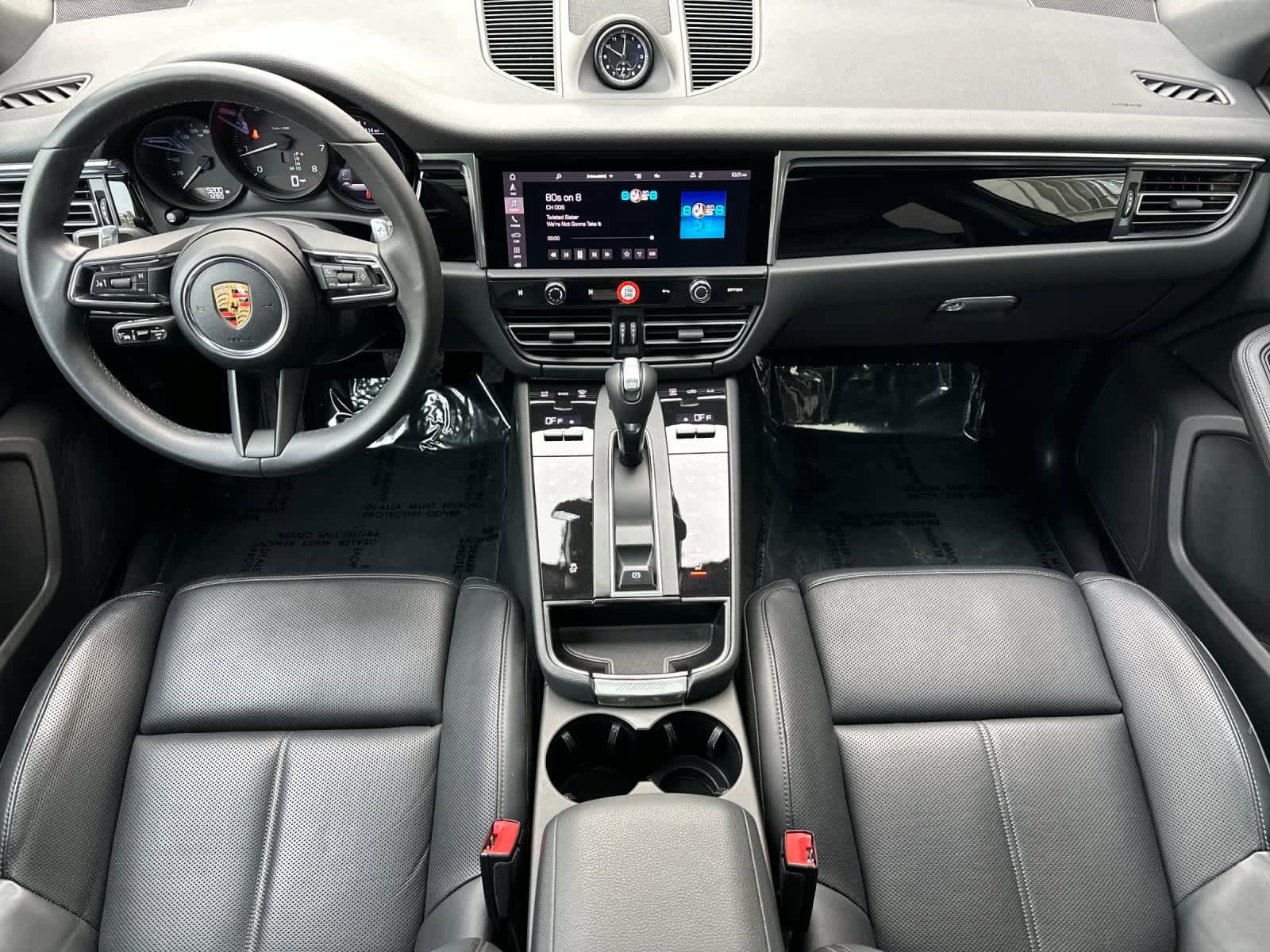 Certified 2025 Porsche Macan AWD/4WD image 6