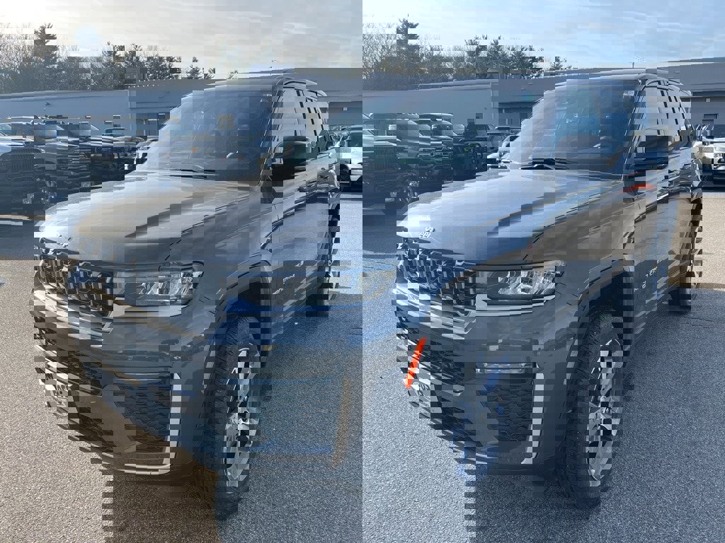 New 2026 Jeep Grand Cherokee Limited image 3