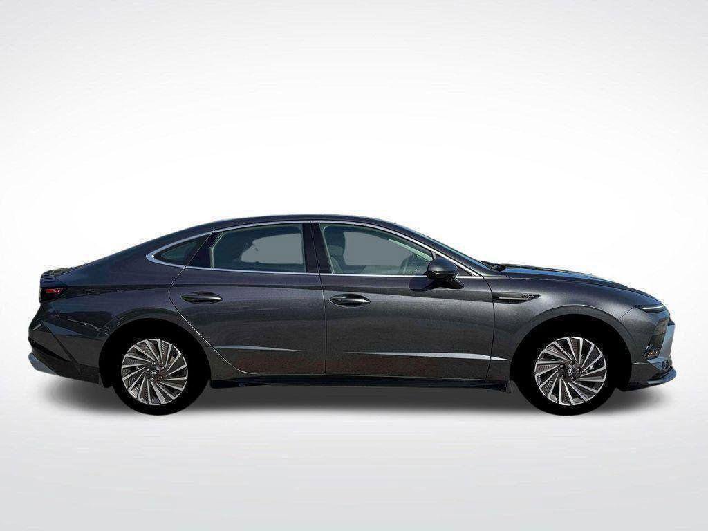 New 2026 Hyundai Sonata SEL FWD image 10