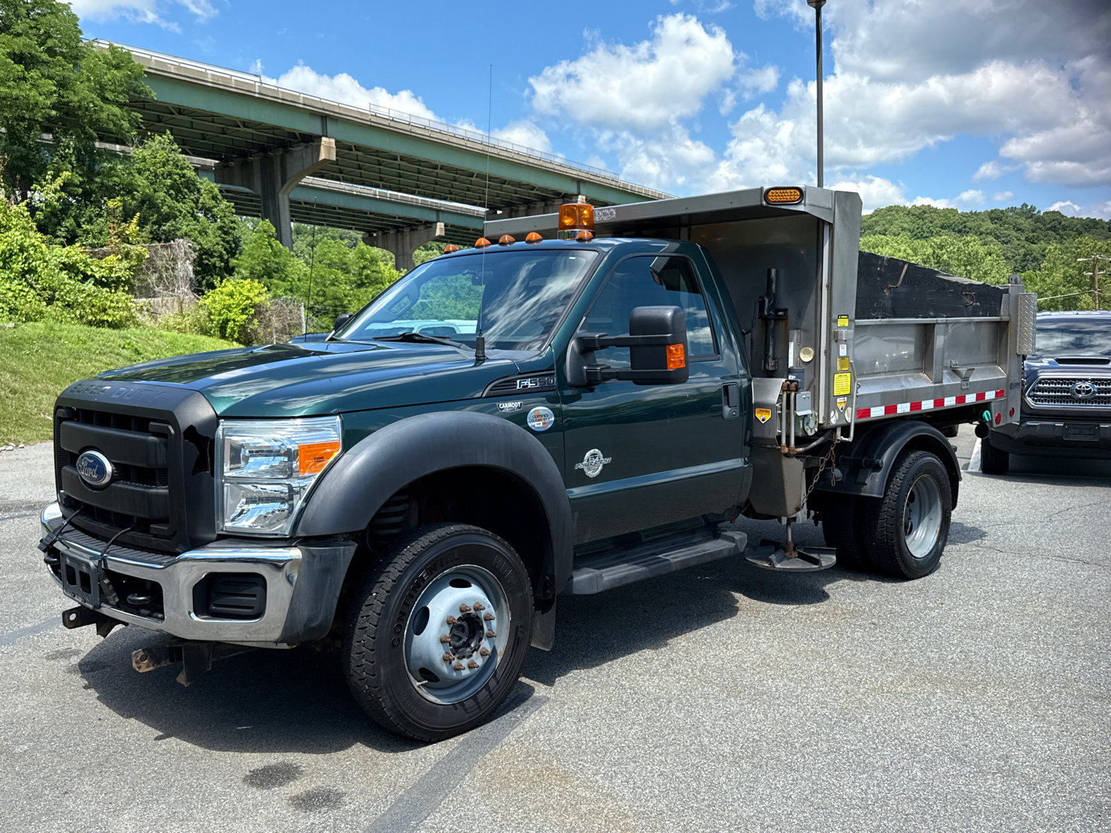 Used 2011 Ford F550 4x4 Regular Cab Super Duty w/ Payload Upgrade Pkg image 3