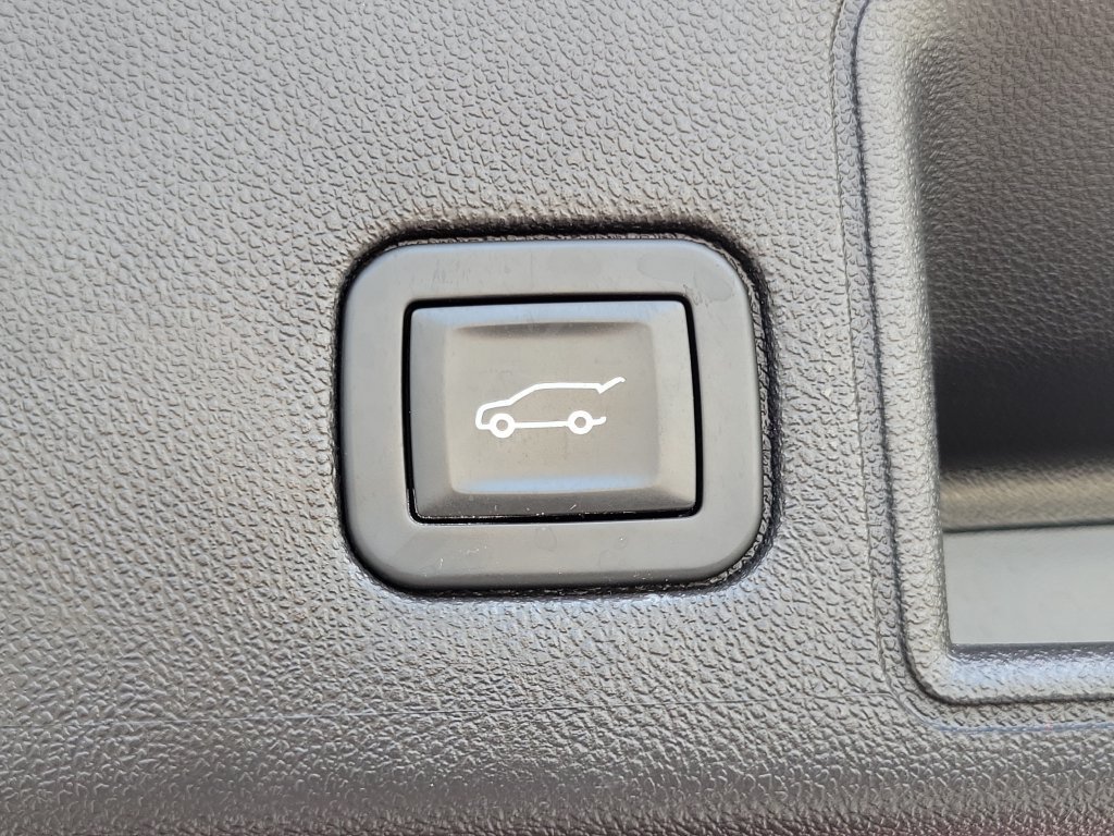 Used 2019 GMC Terrain Denali w/ Advanced Safety Package FWD image 14