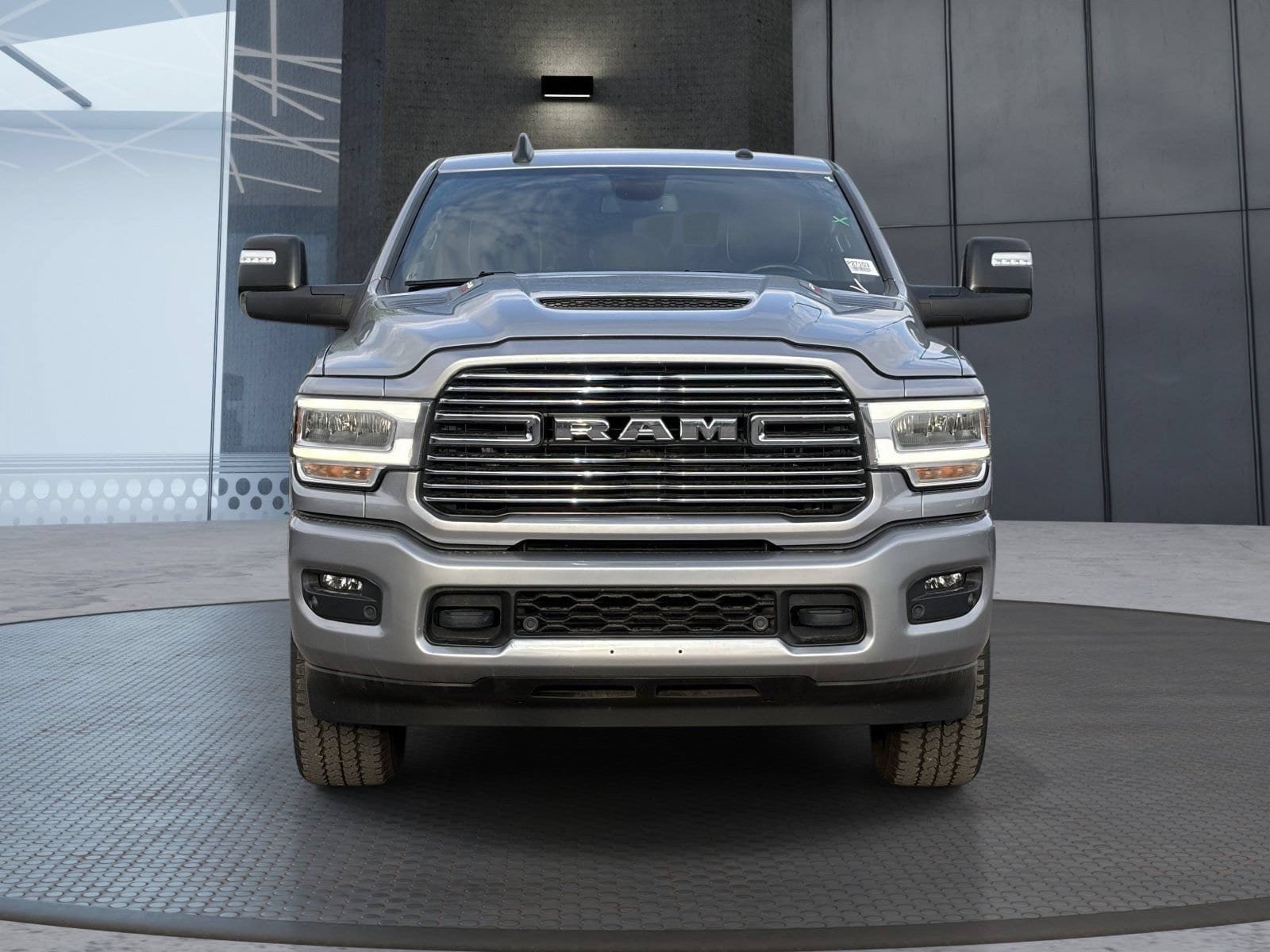 Used 2023 RAM 2500 Laramie AWD/4WD image 8