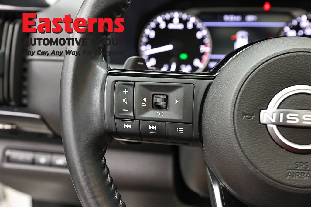 Used 2023 Nissan Pathfinder SV w/ SV Premium Package AWD/4WD image 15