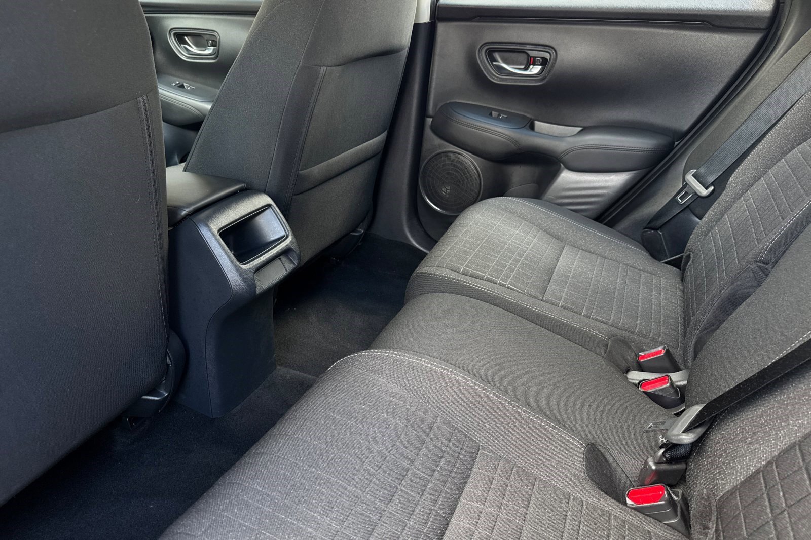 Certified 2025 Honda HR-V LX image 21