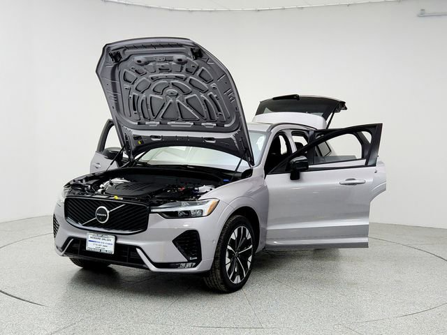 New 2026 Volvo XC60 B5 Plus w/ Climate Package image 9