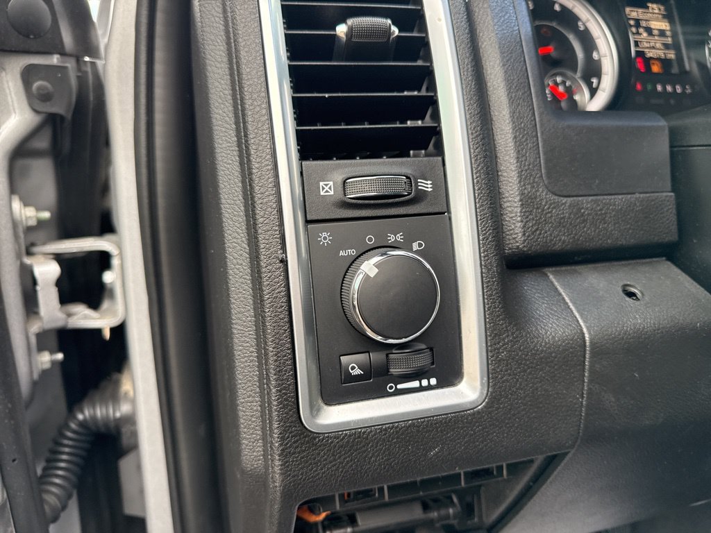 Used 2021 RAM 1500 Warlock AWD/4WD image 15