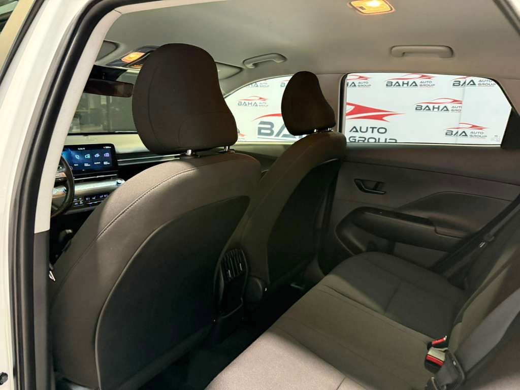 Used 2025 Hyundai Kona SEL image 40