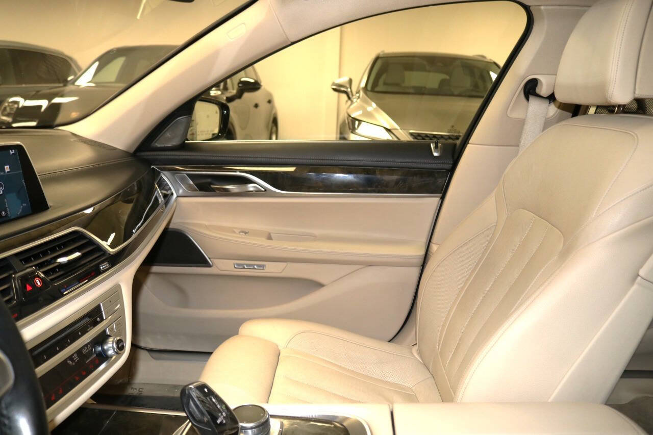 Used 2016 BMW 740i RWD image 81