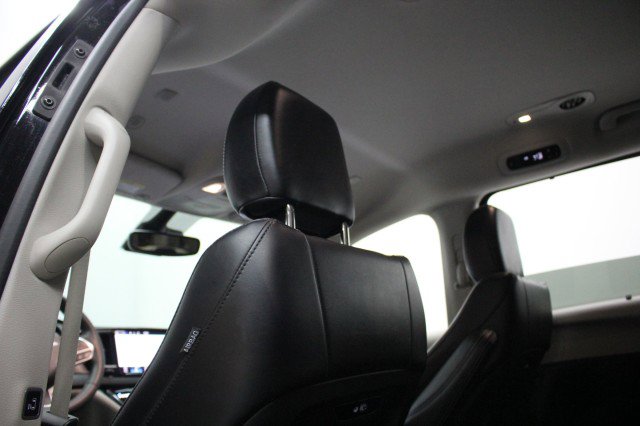 Used 2024 Chrysler Pacifica Touring-L image 27