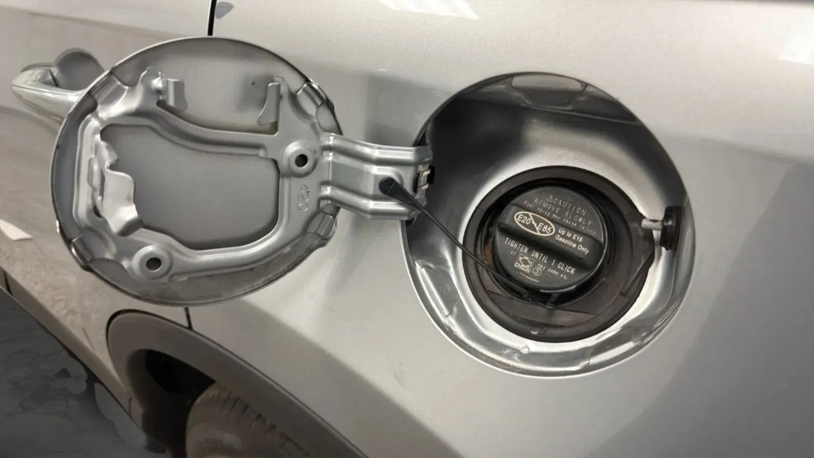Used 2016 Toyota RAV4 XLE AWD/4WD image 25
