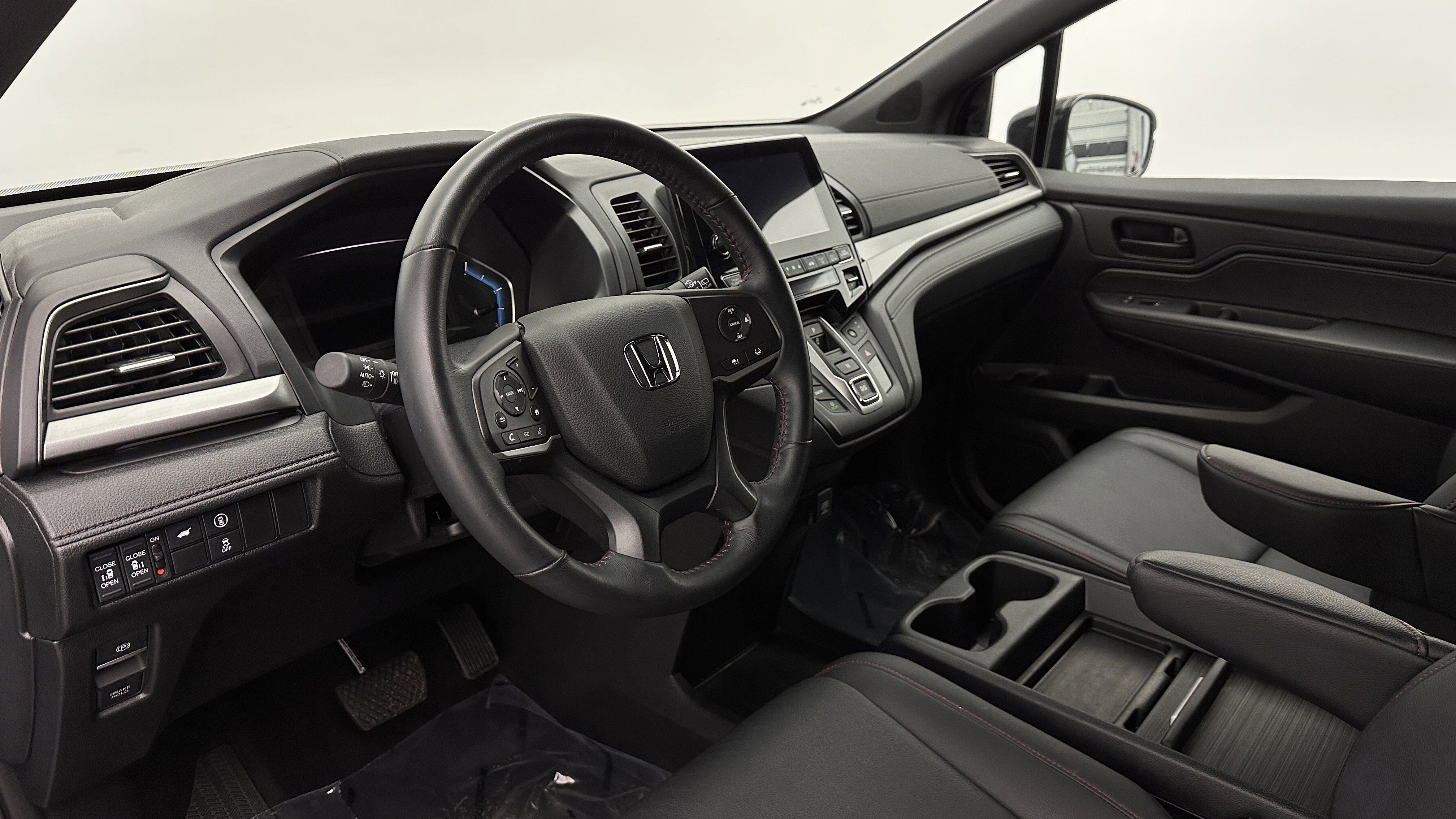 Used 2024 Honda Odyssey Sport image 8