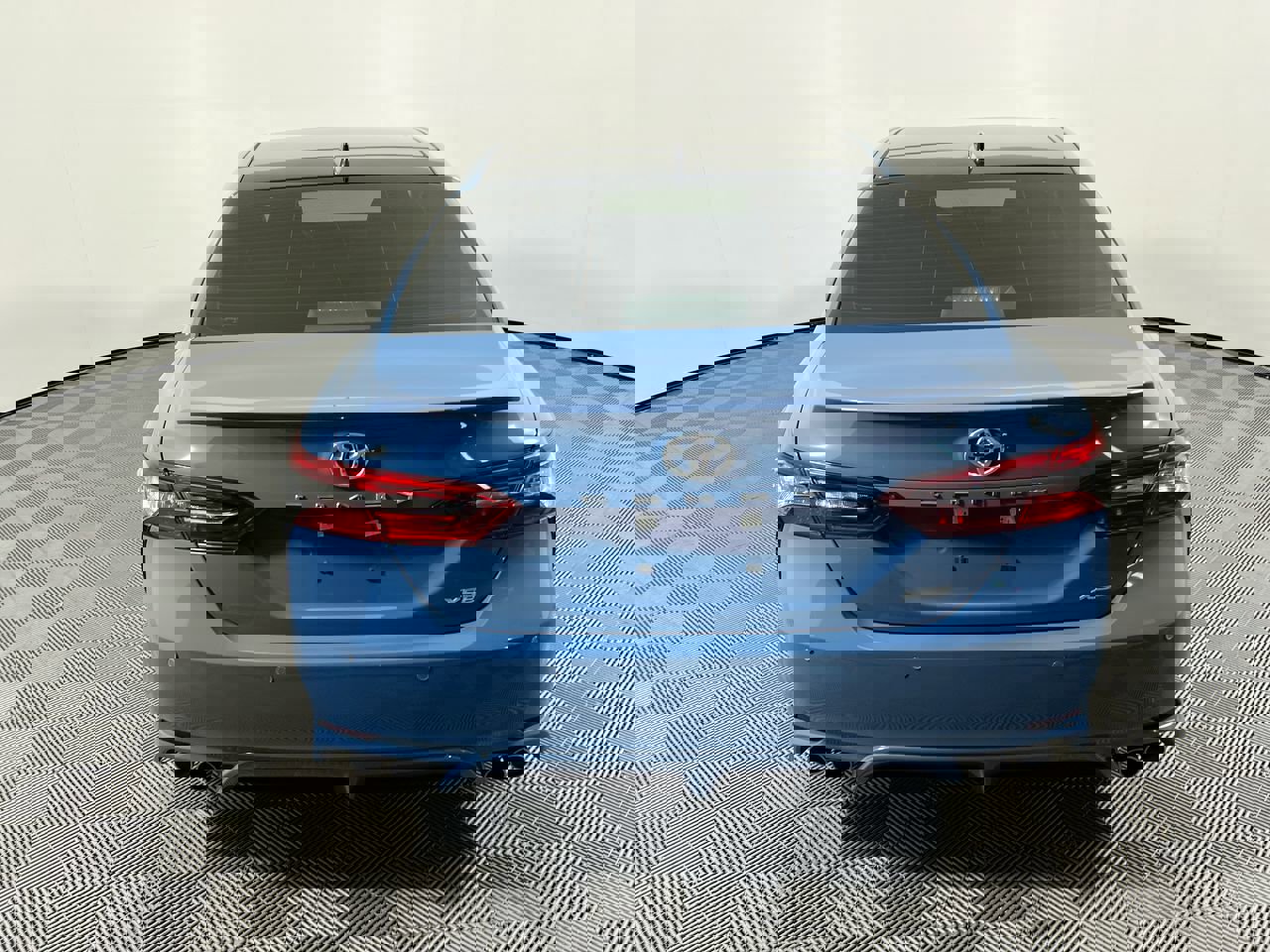 Used 2023 Toyota Camry XSE w/ Navigation Package image 4