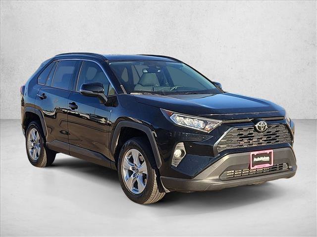 Used 2019 Toyota RAV4 XLE image 3