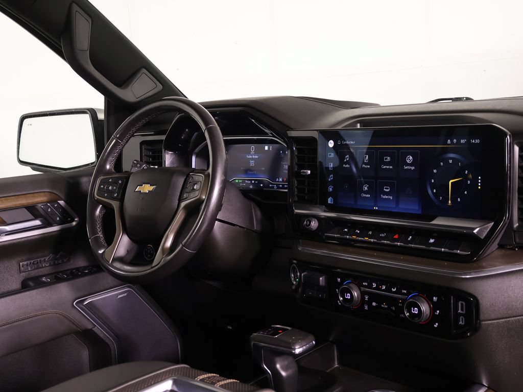 Used 2022 Chevrolet Silverado 1500 High Country w/ High Country Premium Package AWD/4WD image 25