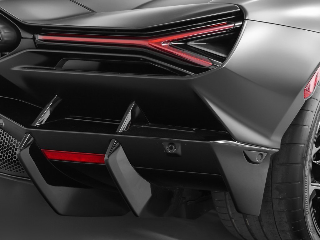 Used 2024 Lamborghini Revuelto image 35