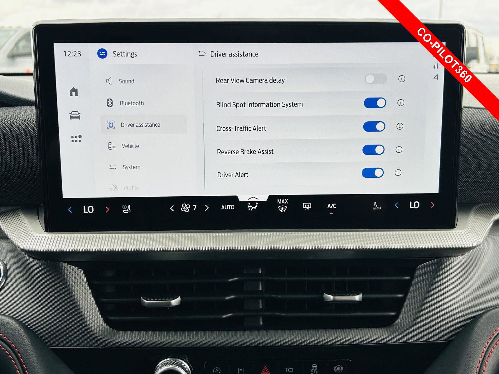 Used 2025 Ford Explorer ST-Line w/ Premium Package AWD/4WD image 12