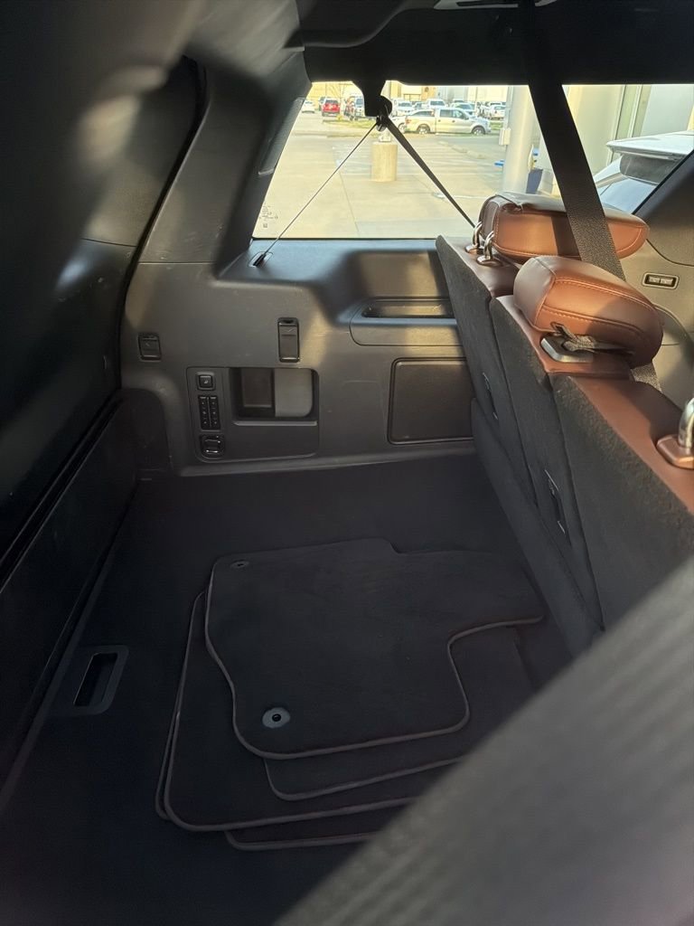 Used 2025 Lincoln Navigator L Reserve image 10