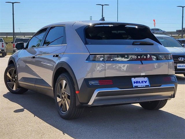 New 2026 Hyundai Ioniq 5 SE image 3