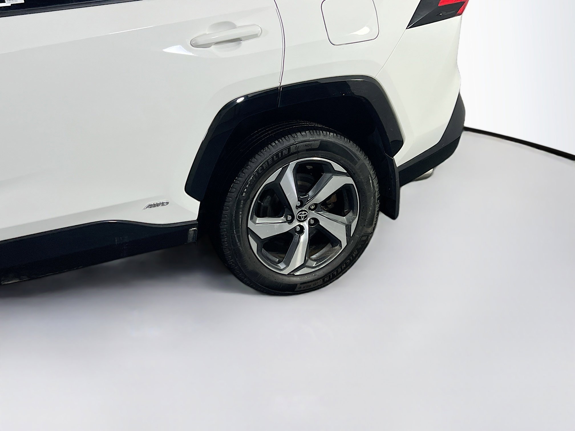 Used 2023 Toyota RAV4 SE w/ Weather & Moonroof Package image 30