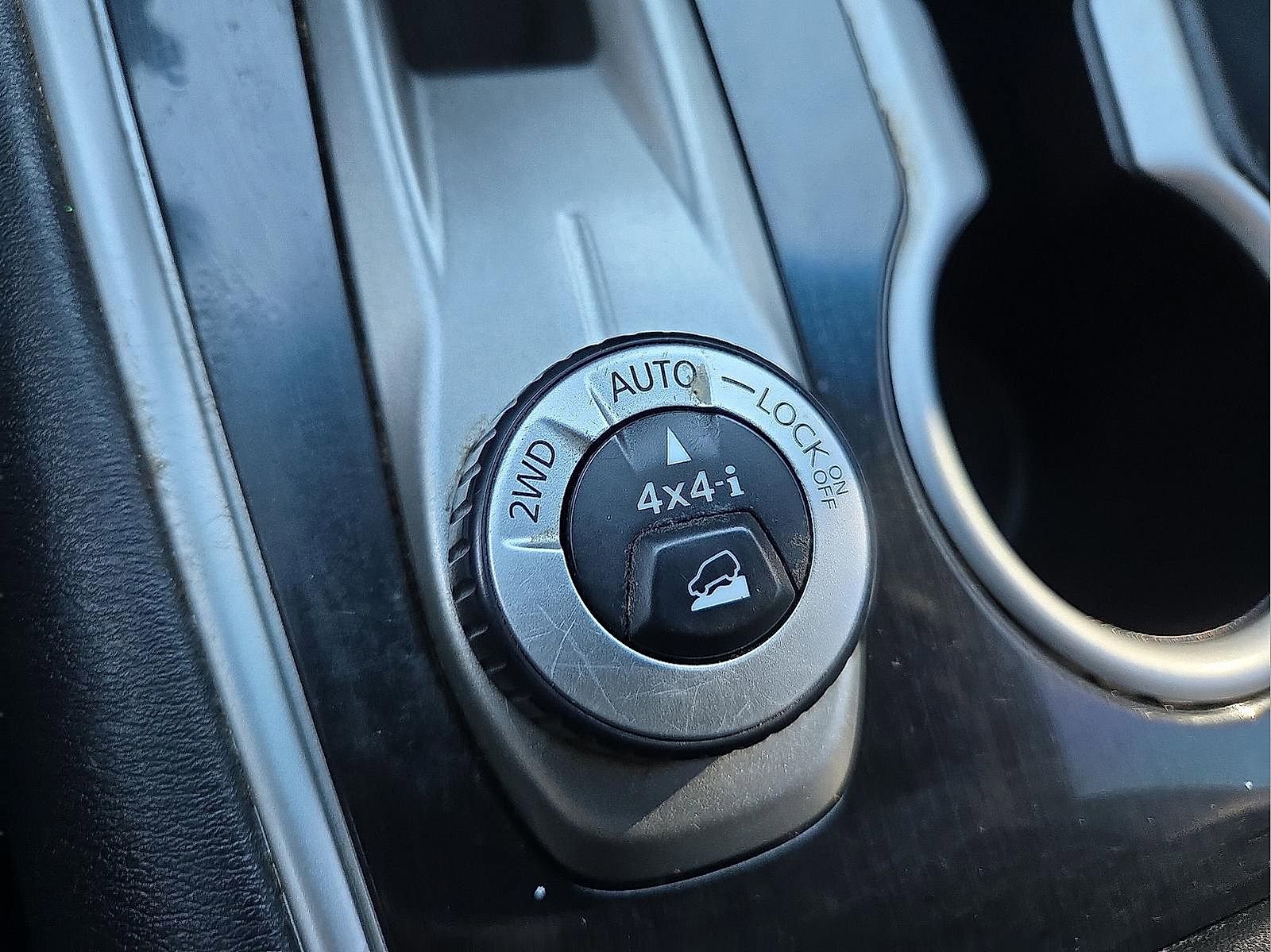 Used 2019 Nissan Pathfinder SV image 20