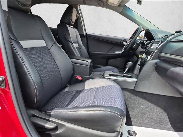 Used 2014 Toyota Camry SE FWD image 15